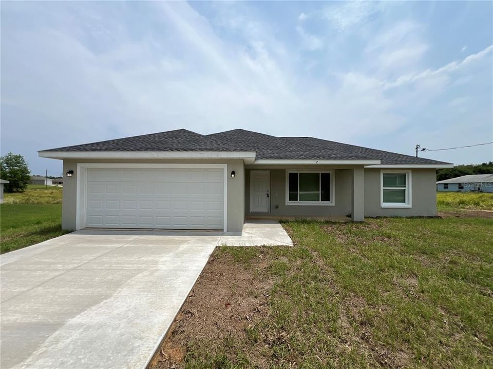 Recently Rented: $1,725 (3 beds, 2 baths, 1323 Square Feet)