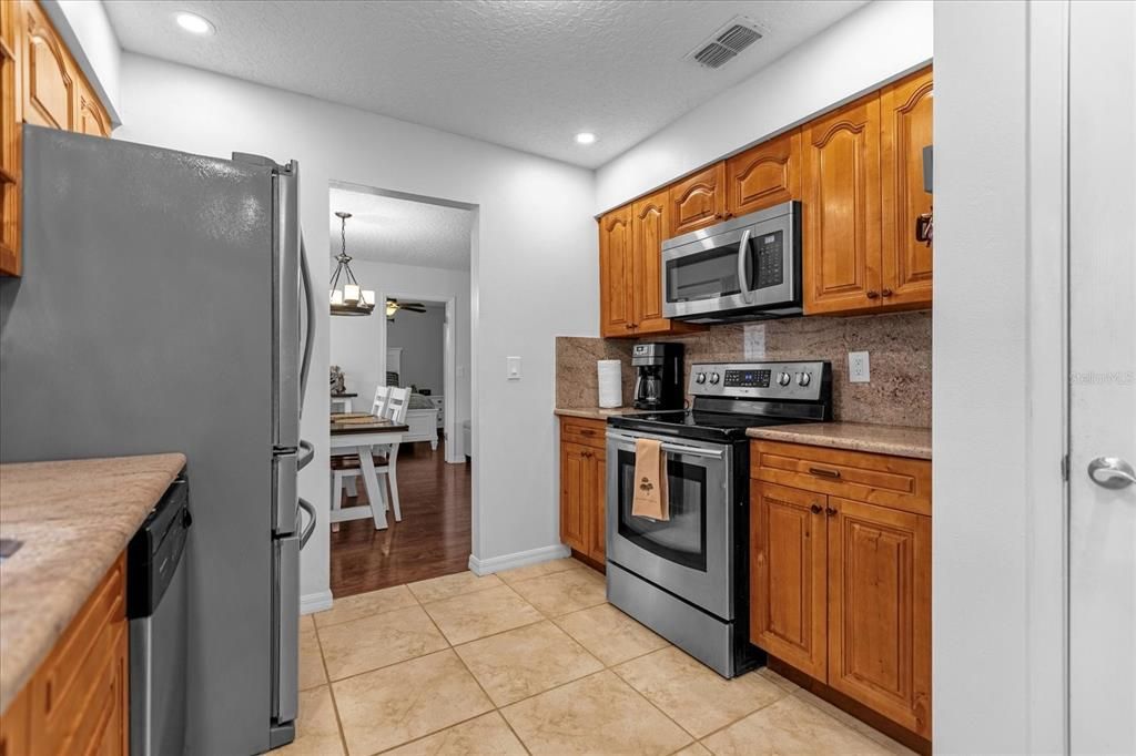 Active With Contract: $375,000 (4 beds, 2 baths, 1601 Square Feet)