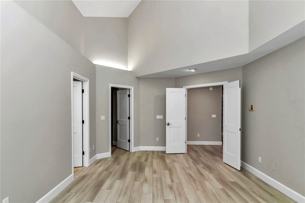 Active With Contract: $398,000 (2 beds, 2 baths, 1810 Square Feet)