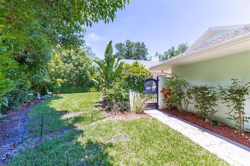 For Sale: $899,000 (3 beds, 2 baths, 3389 Square Feet)