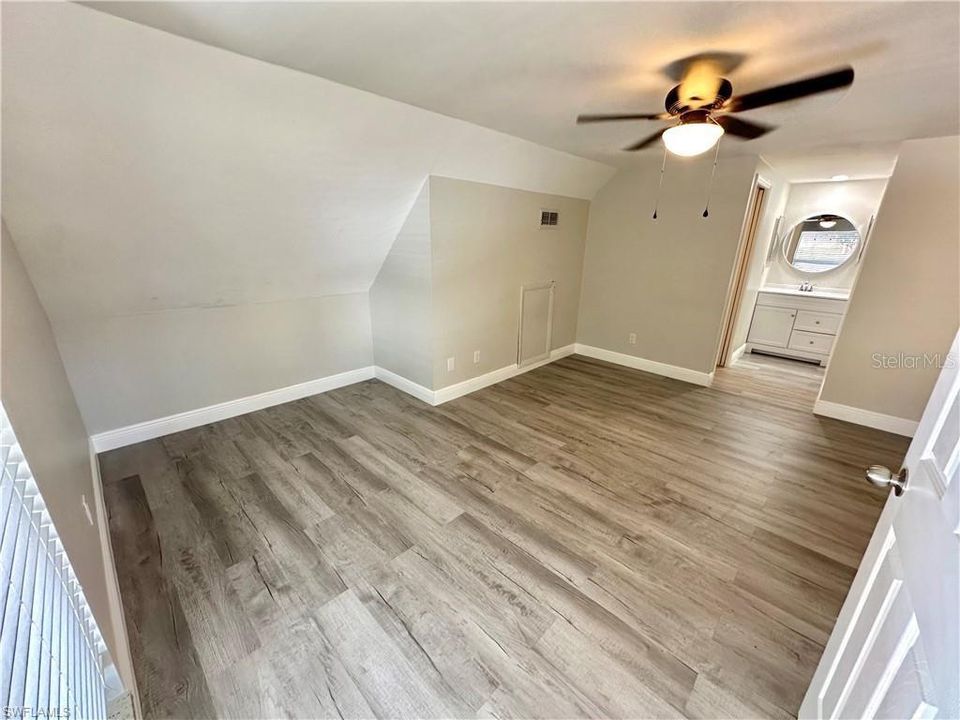 For Sale: $265,000 (2 beds, 2 baths, 924 Square Feet)