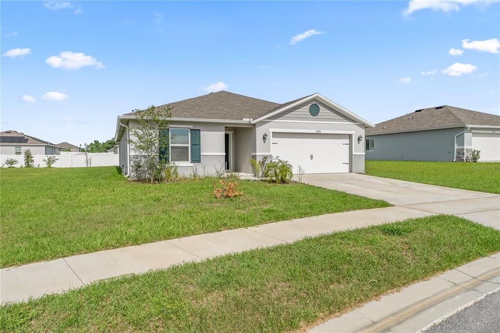 Active With Contract: $369,990 (4 beds, 2 baths, 1983 Square Feet)