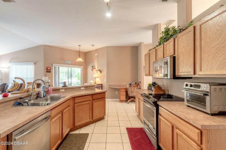 For Sale: $448,000 (4 beds, 2 baths, 2102 Square Feet)