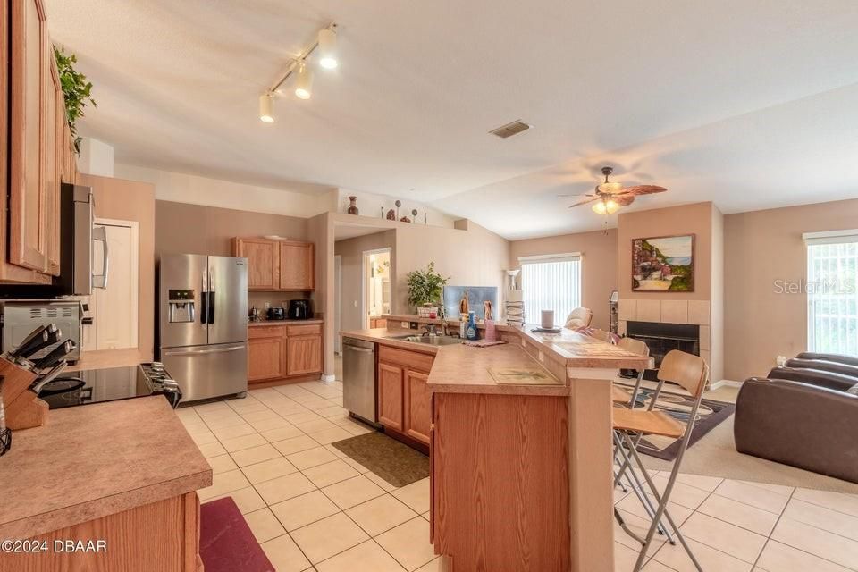 For Sale: $448,000 (4 beds, 2 baths, 2102 Square Feet)