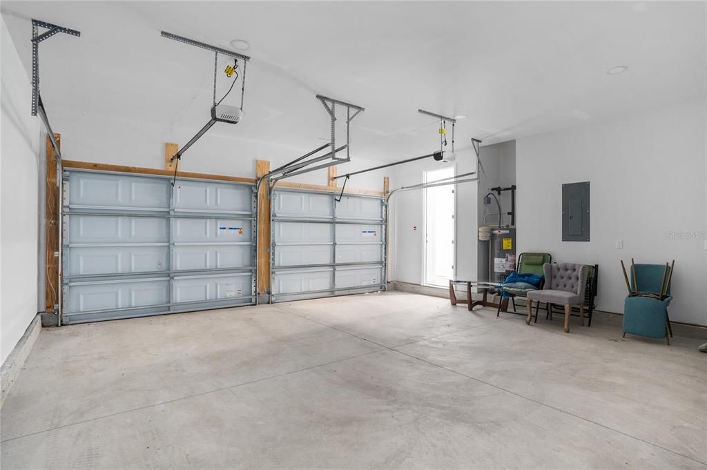 Active With Contract: $550,000 (4 beds, 3 baths, 2464 Square Feet)