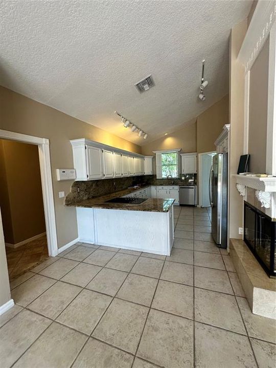 For Rent: $5,300 (4 beds, 2 baths, 2935 Square Feet)