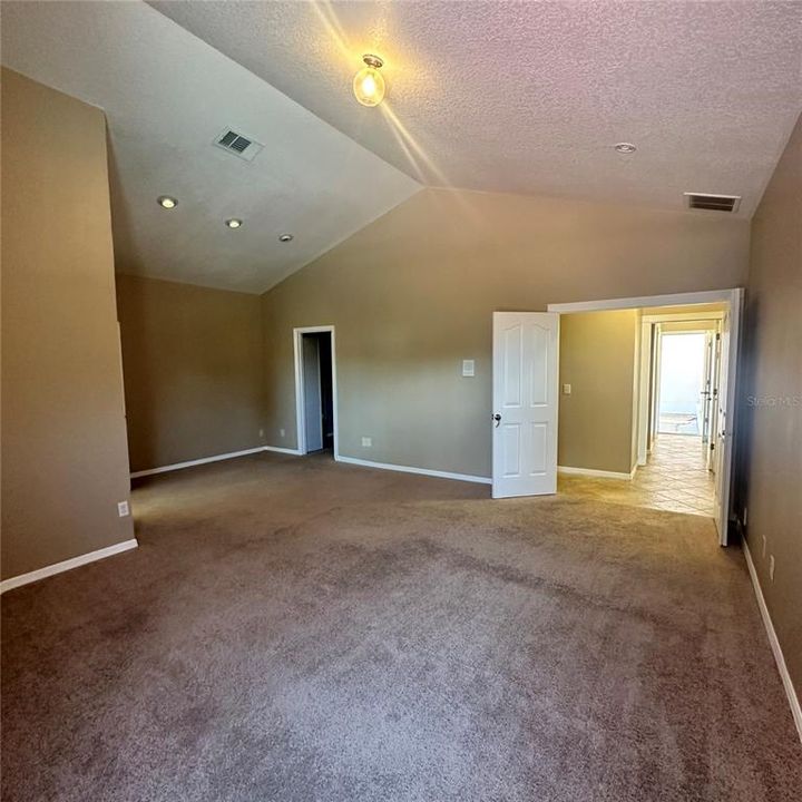 For Rent: $5,300 (4 beds, 2 baths, 2935 Square Feet)