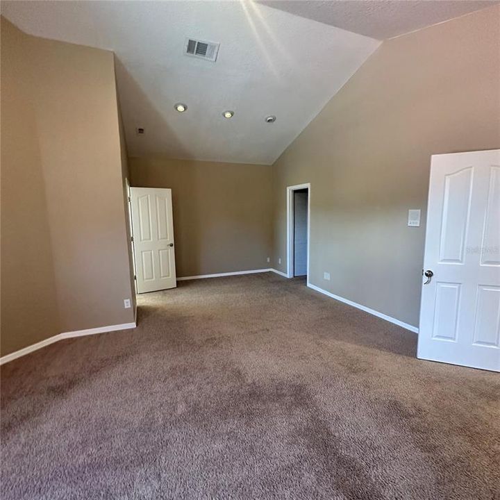 For Rent: $5,300 (4 beds, 2 baths, 2935 Square Feet)