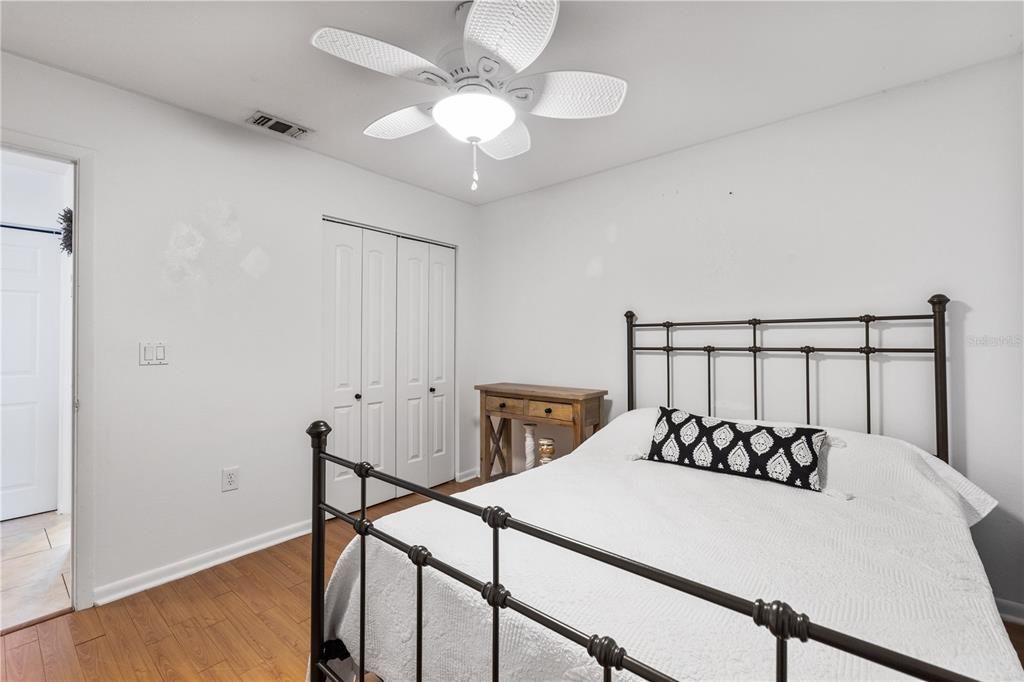 Active With Contract: $2,250 (2 beds, 2 baths, 1289 Square Feet)