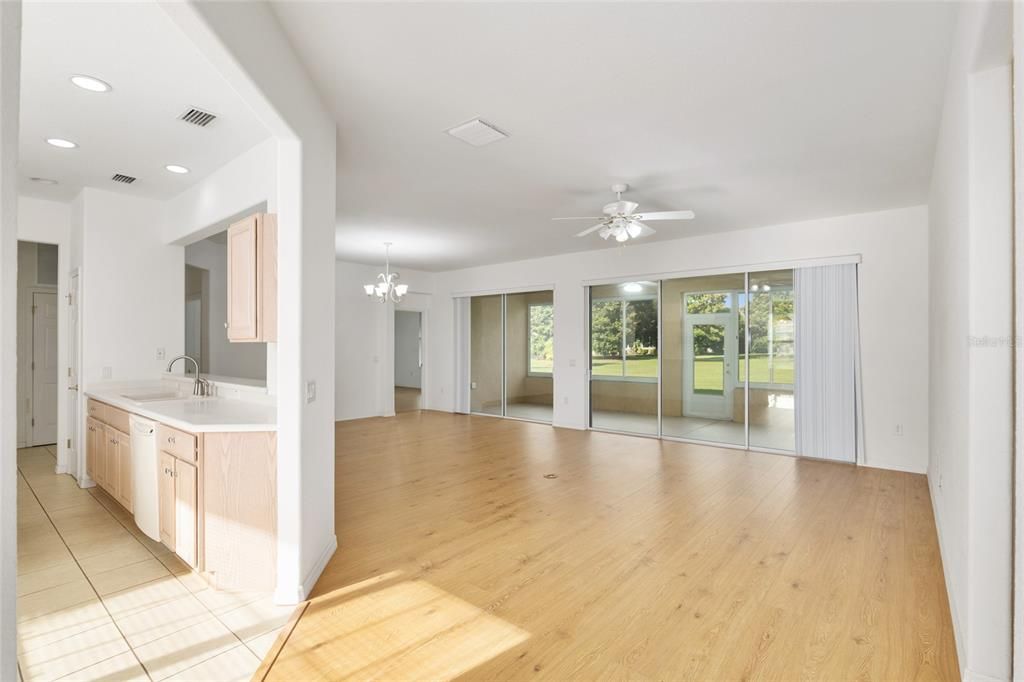 Foyer. Kitchen to left.