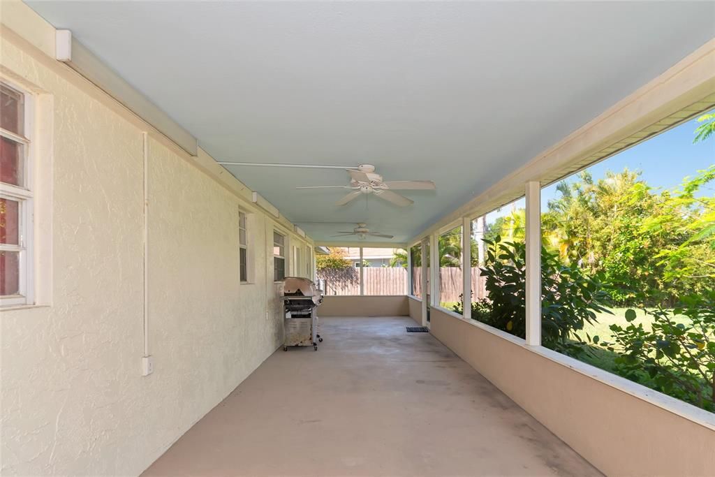 Recently Sold: $380,000 (3 beds, 2 baths, 1262 Square Feet)