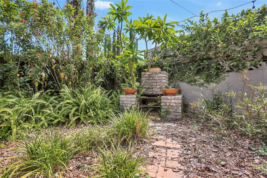 Active With Contract: $697,500 (3 beds, 2 baths, 1836 Square Feet)