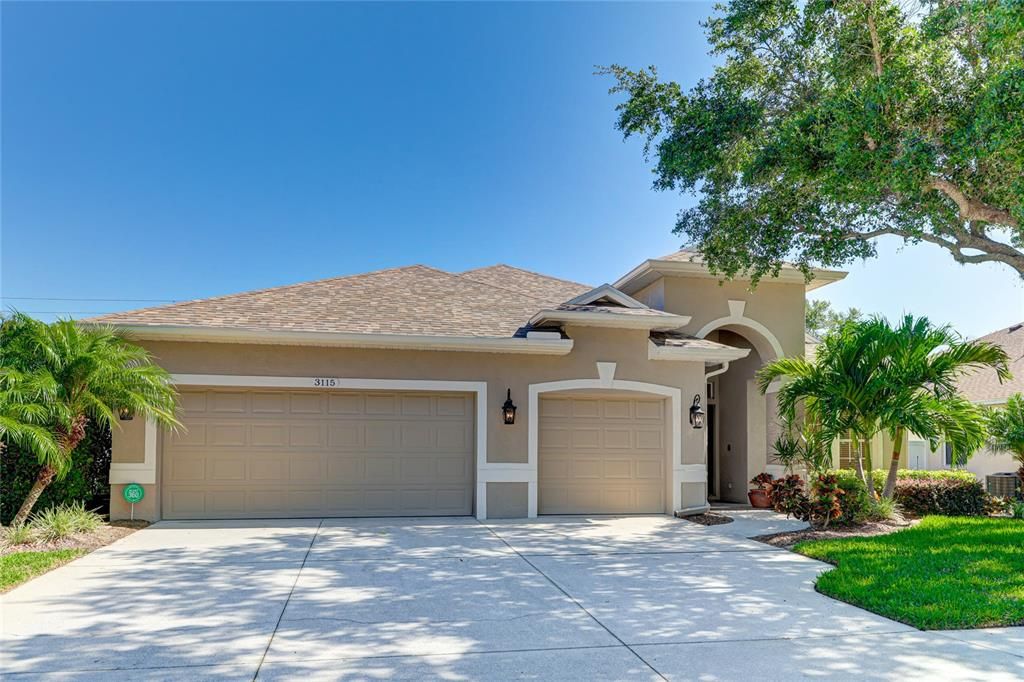 Active With Contract: $525,000 (4 beds, 3 baths, 2242 Square Feet)
