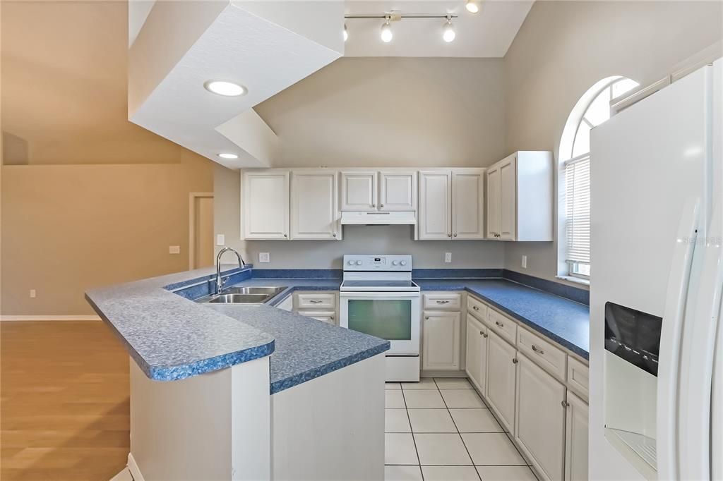 For Sale: $284,900 (3 beds, 2 baths, 1225 Square Feet)