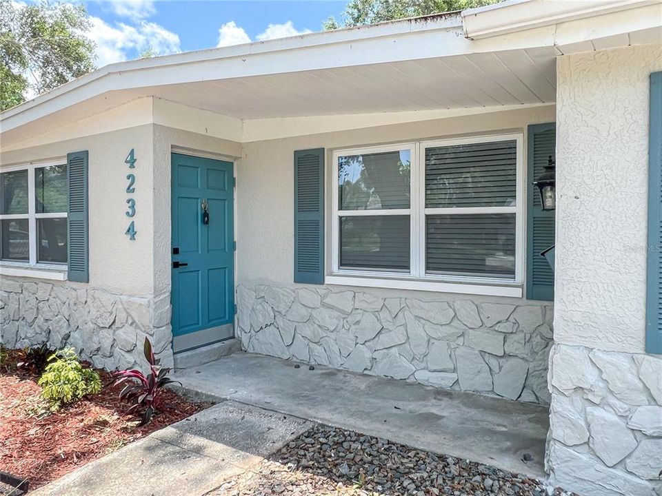 Active With Contract: $3,000 (4 beds, 2 baths, 1468 Square Feet)