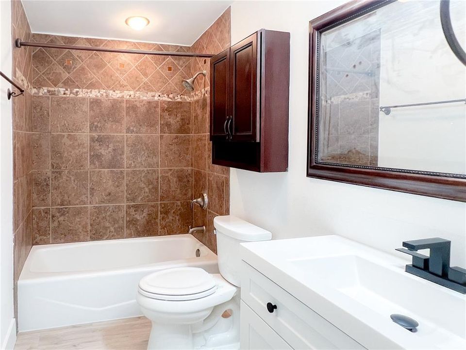 Active With Contract: $3,000 (4 beds, 2 baths, 1468 Square Feet)