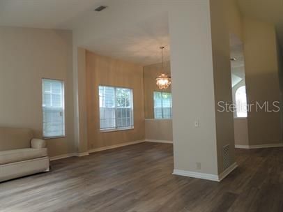 Recently Rented: $2,300 (3 beds, 2 baths, 1683 Square Feet)