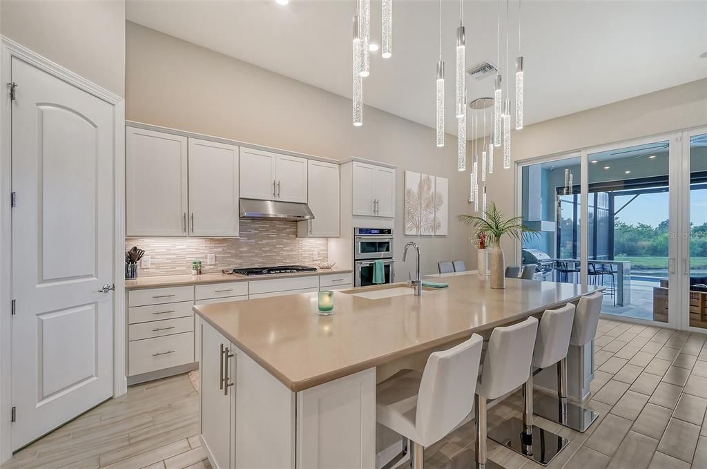 Active With Contract: $1,050,000 (4 beds, 3 baths, 2464 Square Feet)