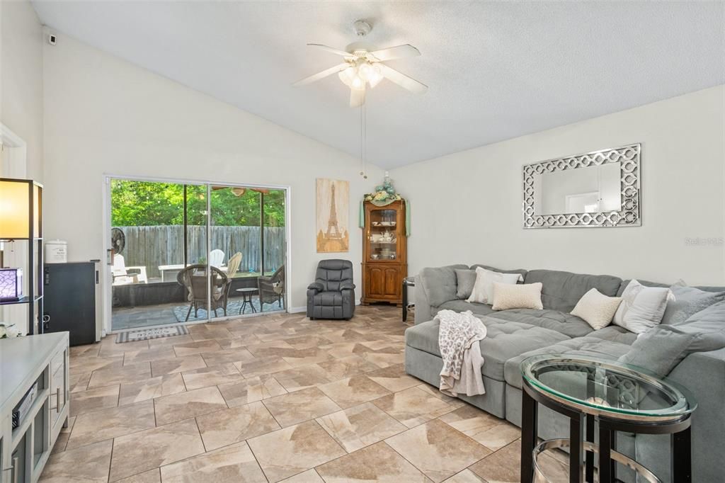 Active With Contract: $359,900 (4 beds, 2 baths, 1546 Square Feet)