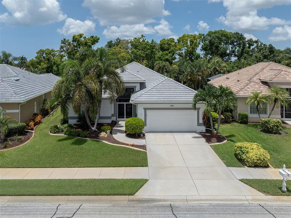 Active With Contract: $639,900 (3 beds, 2 baths, 1980 Square Feet)