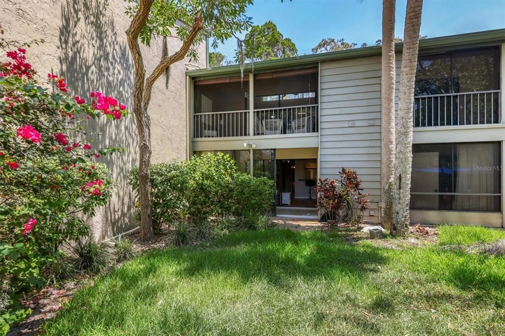 Active With Contract: $255,000 (1 beds, 1 baths, 789 Square Feet)