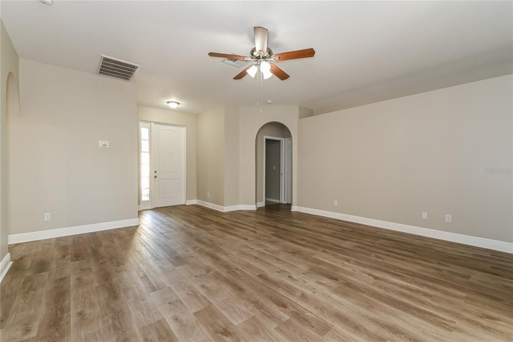 Recently Rented: $2,065 (3 beds, 2 baths, 1453 Square Feet)