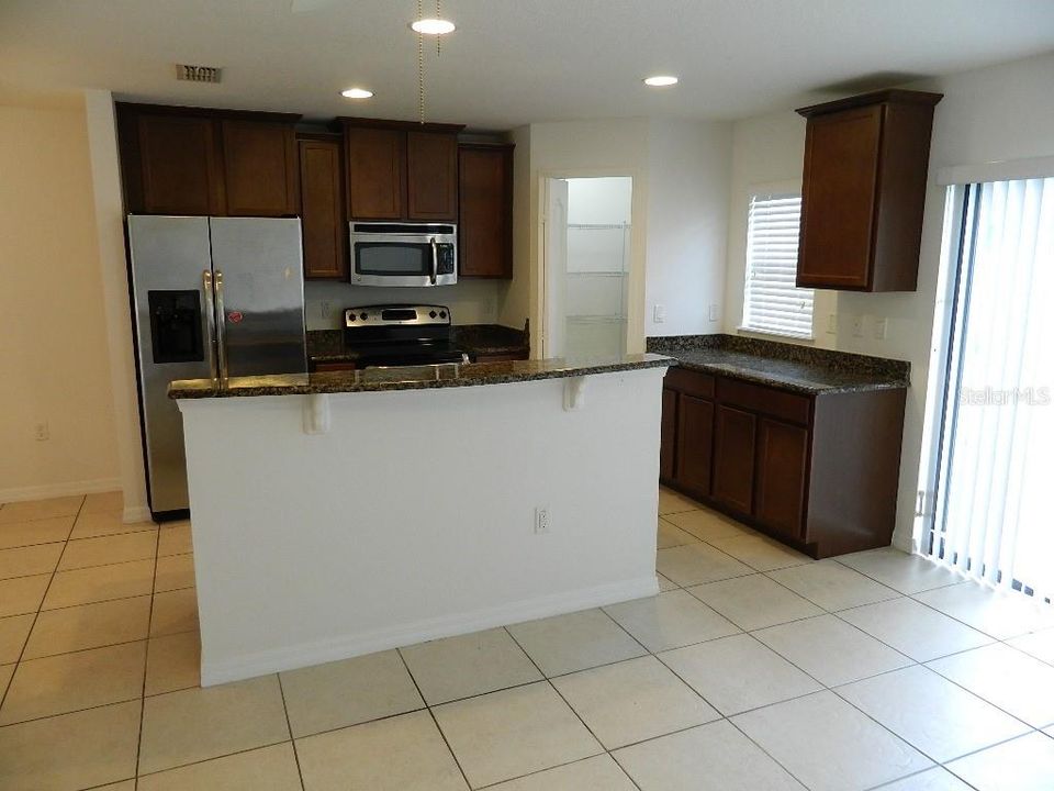 For Rent: $1,995 (3 beds, 2 baths, 1549 Square Feet)