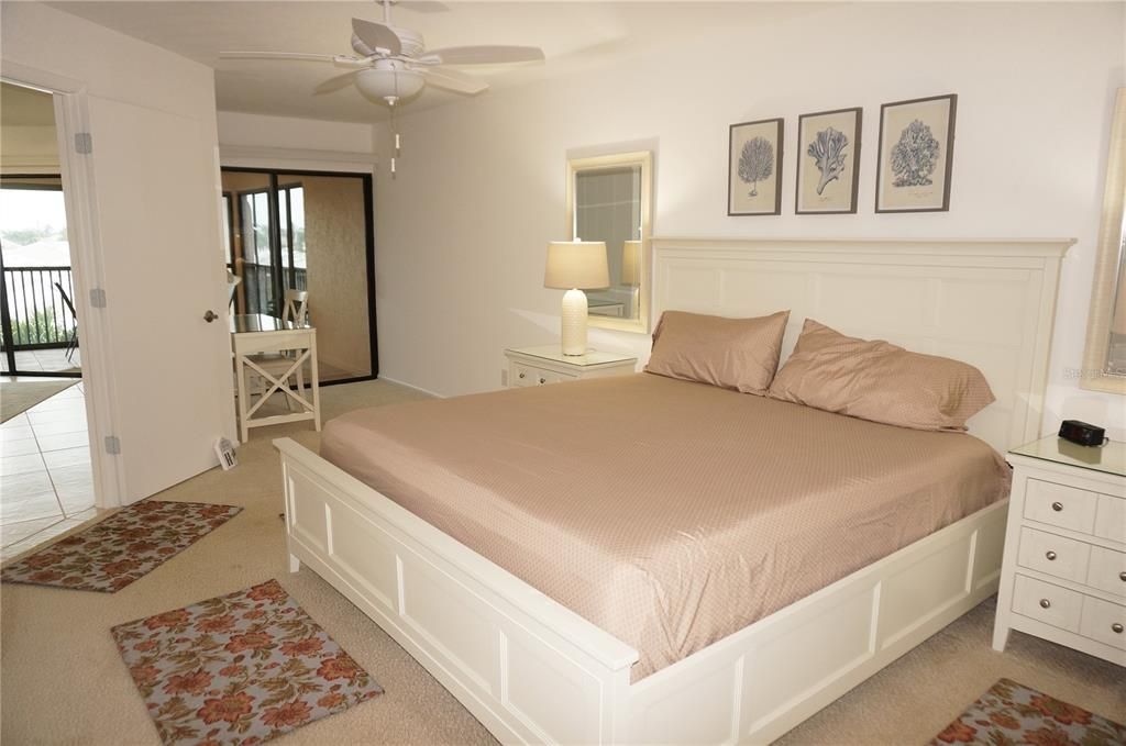 Active With Contract: $339,900 (2 beds, 2 baths, 1168 Square Feet)