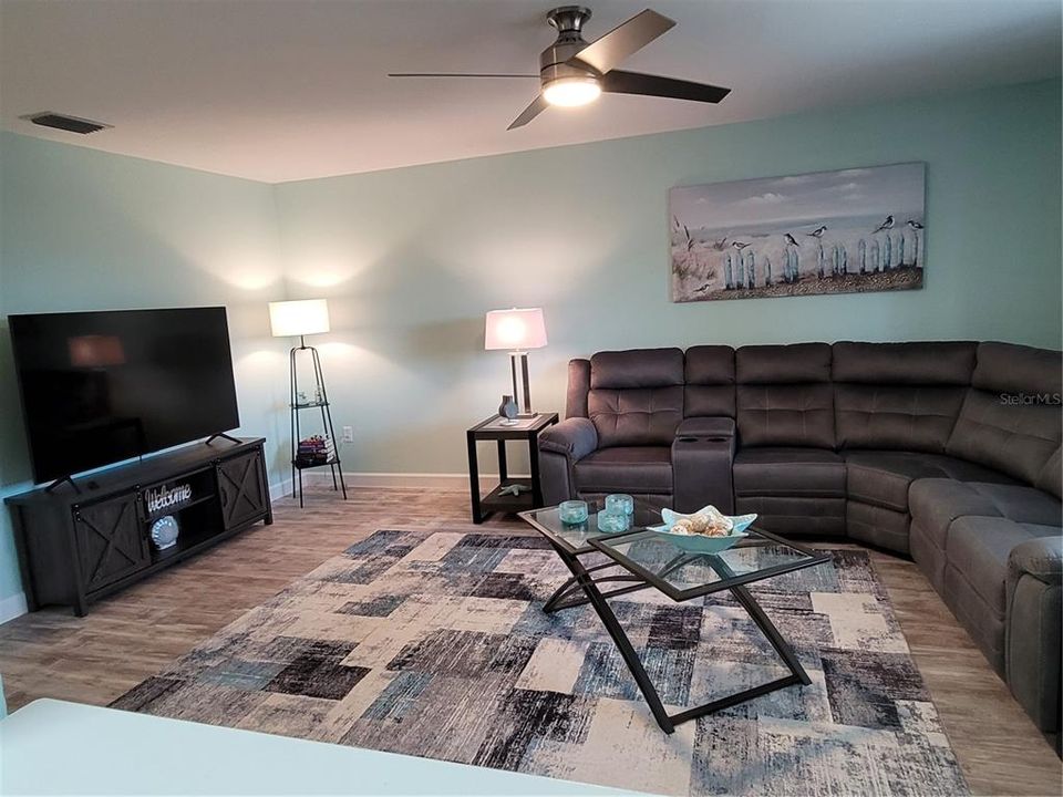 For Rent: $2,850 (2 beds, 2 baths, 1058 Square Feet)