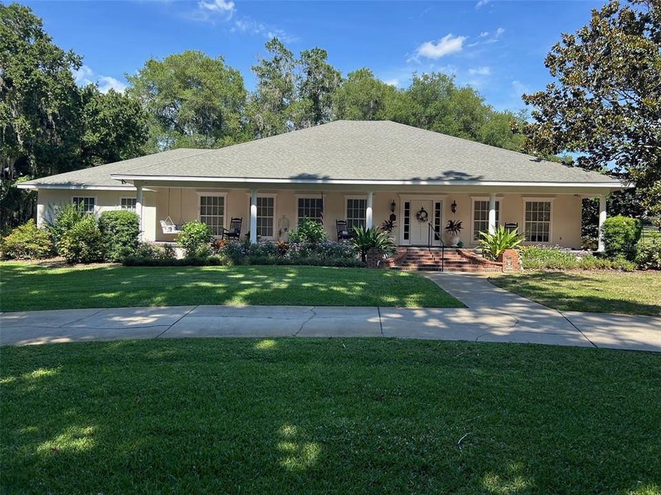 For Sale: $659,900 (3 beds, 2 baths, 2518 Square Feet)