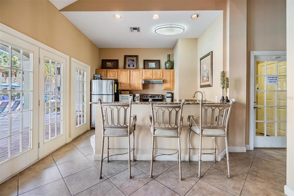 Recently Sold: $255,000 (1 beds, 1 baths, 701 Square Feet)