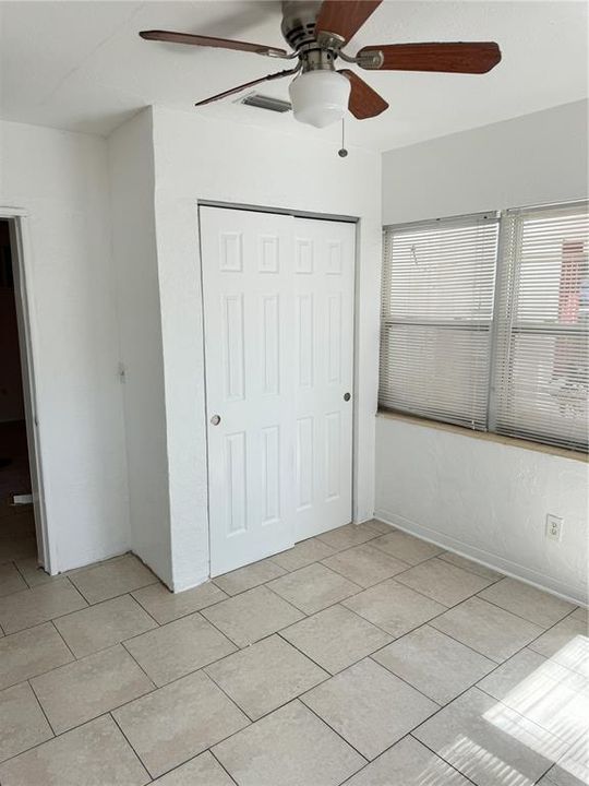 Active With Contract: $2,350 (3 beds, 1 baths, 1023 Square Feet)