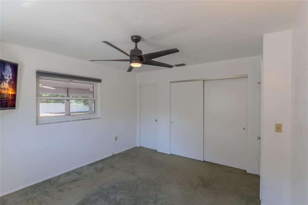 Active With Contract: $380,000 (3 beds, 2 baths, 1150 Square Feet)