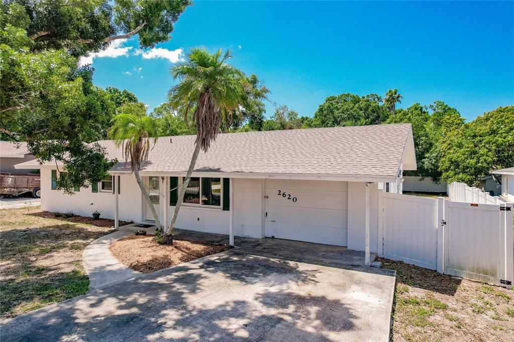 Active With Contract: $380,000 (3 beds, 2 baths, 1150 Square Feet)