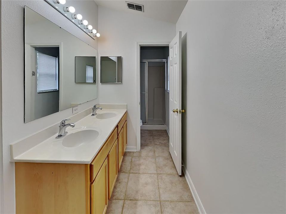 Active With Contract: $2,295 (3 beds, 2 baths, 2215 Square Feet)