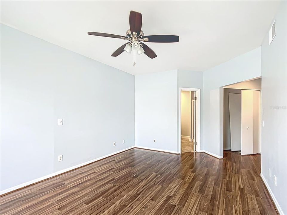 For Sale: $549,000 (2 beds, 2 baths, 1308 Square Feet)