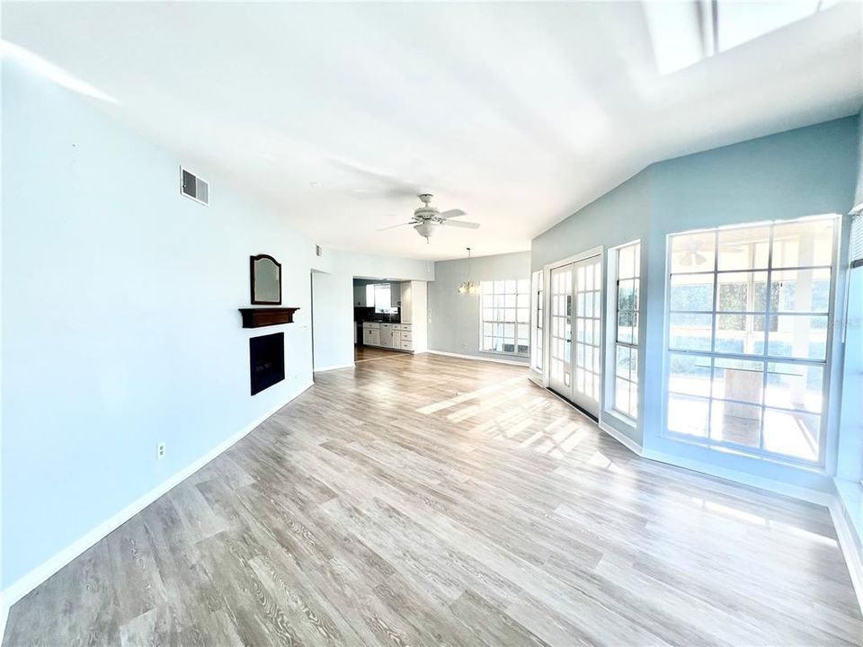 For Sale: $549,000 (2 beds, 2 baths, 1308 Square Feet)