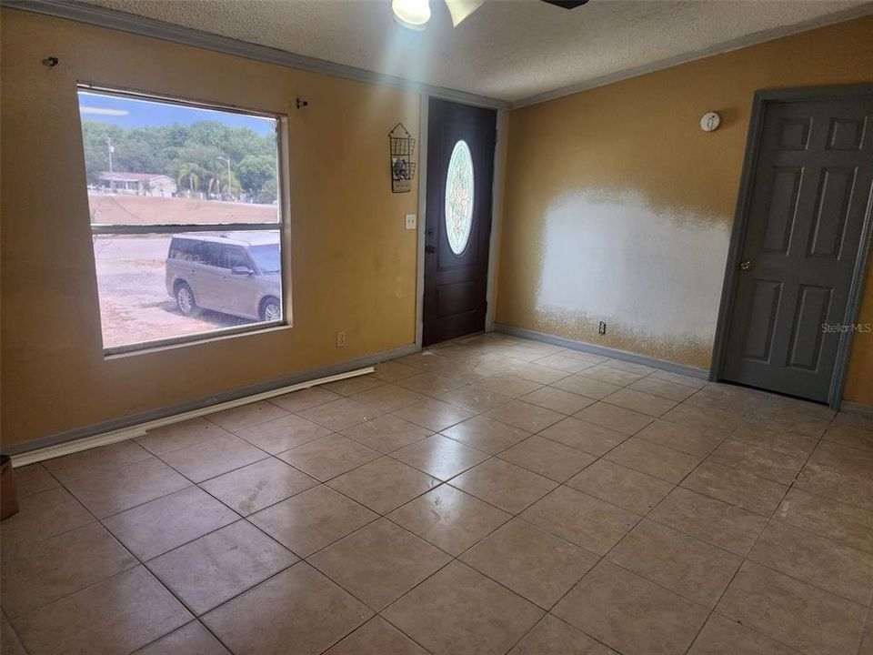 Activo con contrato: $165,000 (3 camas, 1 baños, 960 Pies cuadrados)