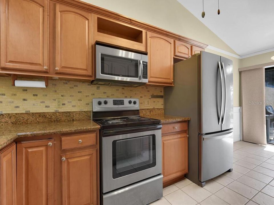 For Sale: $295,999 (2 beds, 2 baths, 1232 Square Feet)