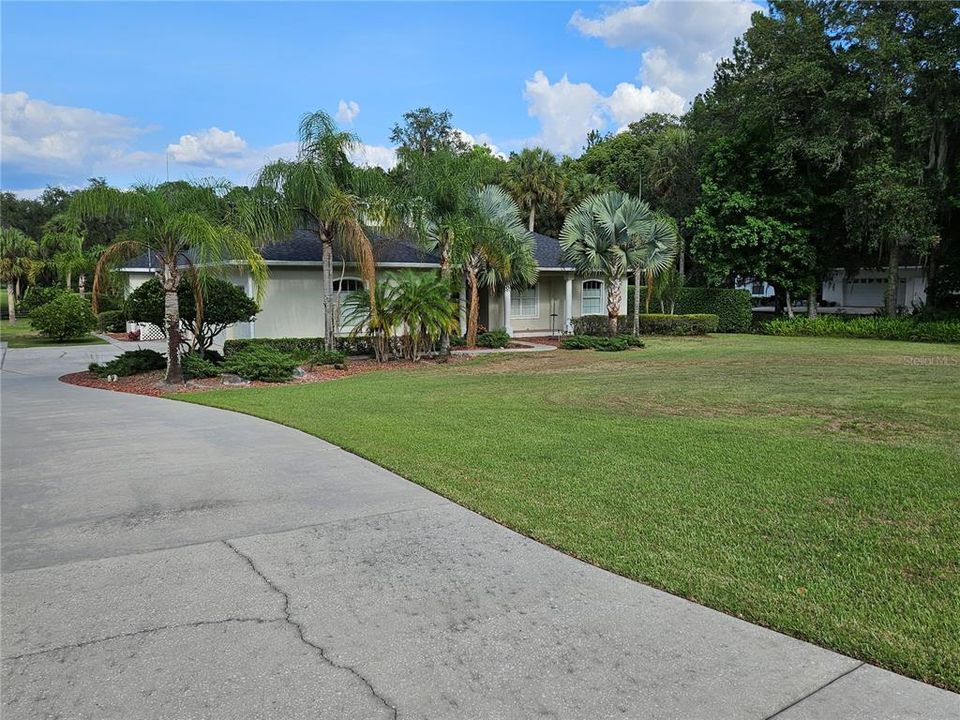 For Sale: $789,000 (3 beds, 3 baths, 3128 Square Feet)