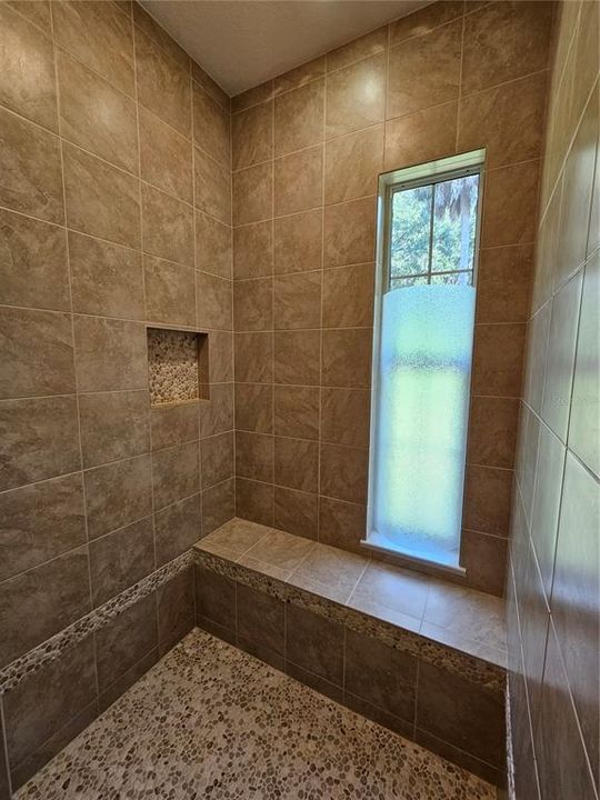 GUEST ROOM SHOWER