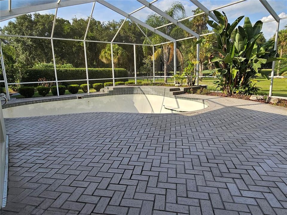 POOL DECK