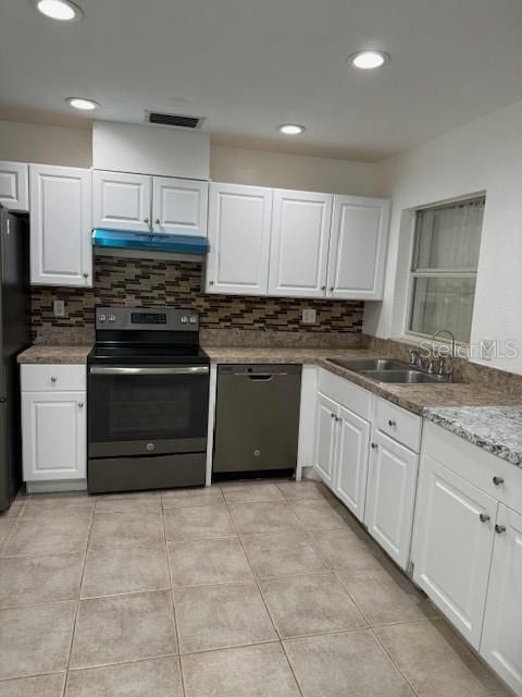 For Sale: $288,000 (2 beds, 2 baths, 969 Square Feet)