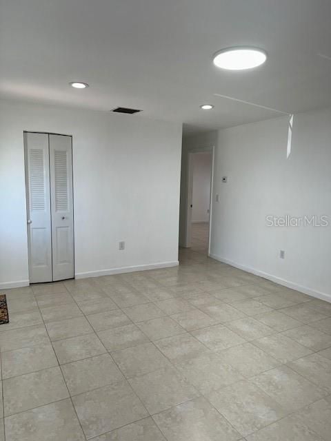 For Sale: $288,000 (2 beds, 2 baths, 969 Square Feet)