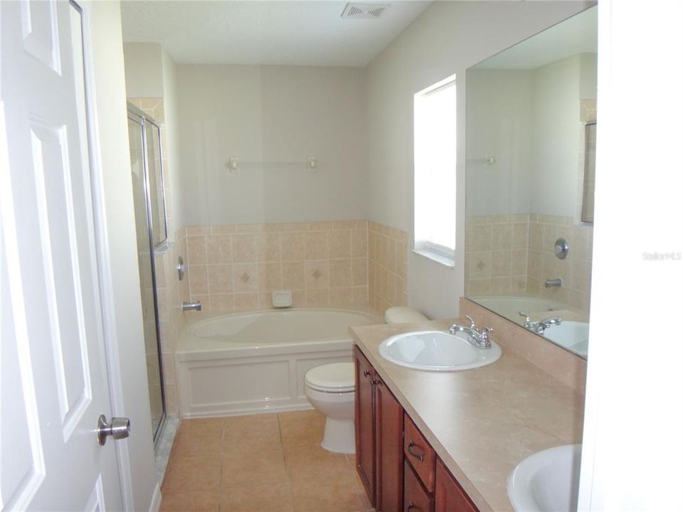 For Sale: $349,900 (4 beds, 2 baths, 1584 Square Feet)