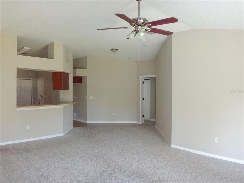 For Sale: $359,900 (4 beds, 2 baths, 1584 Square Feet)