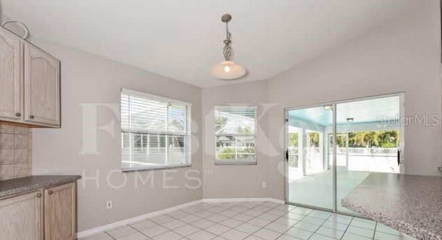 Recently Rented: $2,515 (3 beds, 2 baths, 3336 Square Feet)
