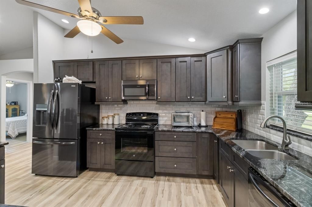 For Sale: $399,900 (3 beds, 2 baths, 1671 Square Feet)