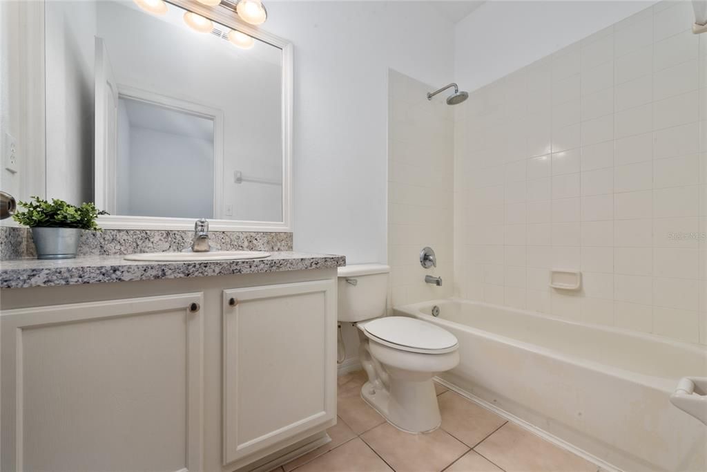 Recently Rented: $1,985 (2 beds, 2 baths, 987 Square Feet)