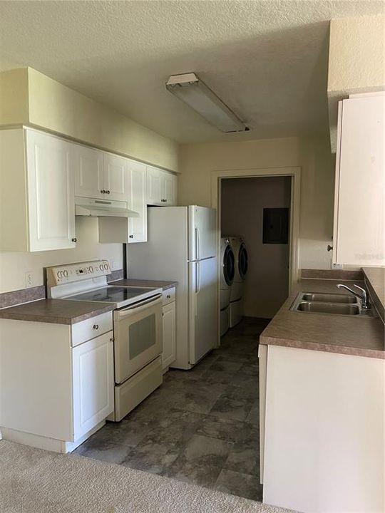 Active With Contract: $172,900 (3 beds, 2 baths, 1205 Square Feet)